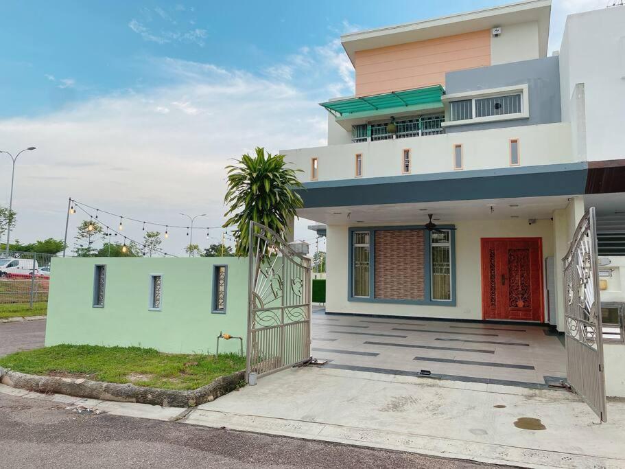 A05 Tebrau Austin In Desa Tebrau Holiday home Johor Bahru