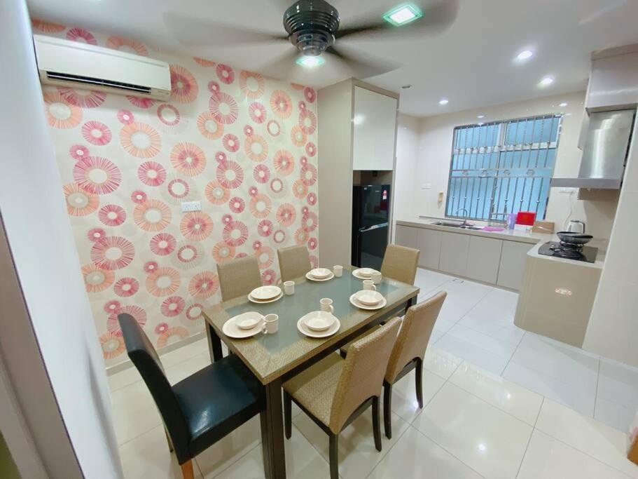 A05 Tebrau Austin In Desa Tebrau Holiday home